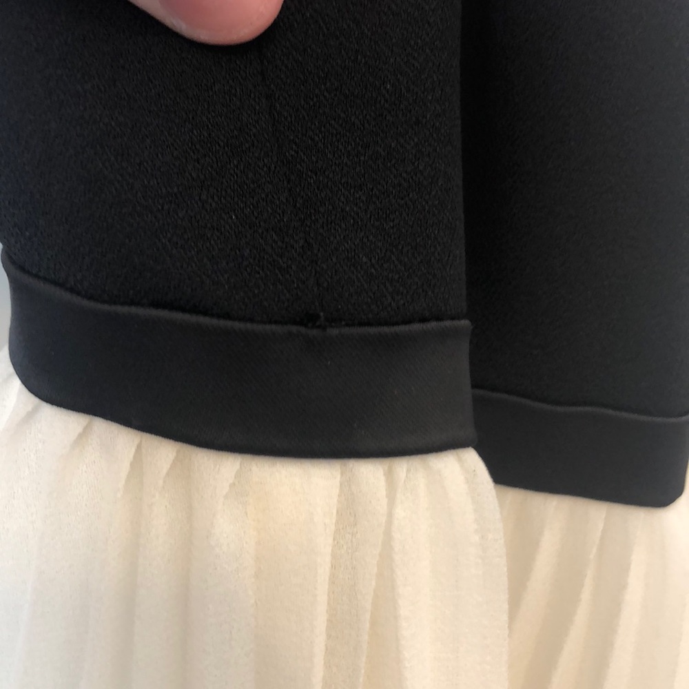 Halston Heritage Black and Cream Pleated Mini Dress - Picture 6 of 9
